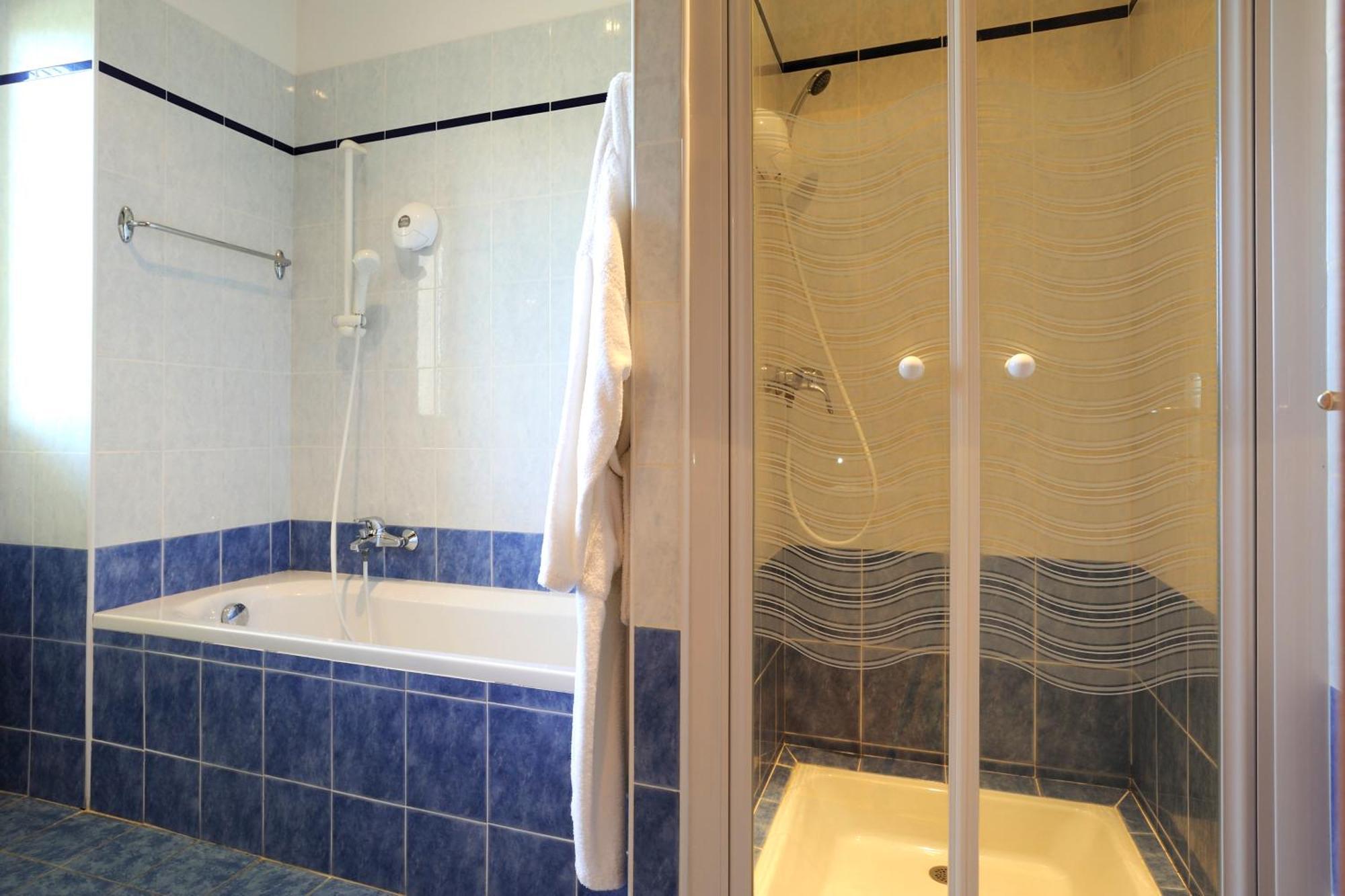 Societe Hoteliere De Montmirail ジゴンダス エクステリア 写真